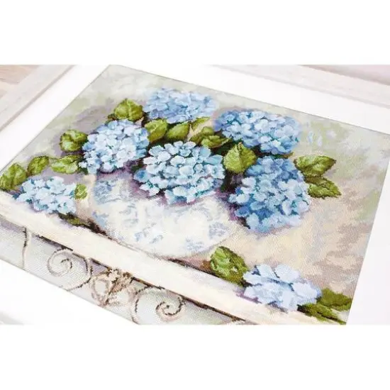 Luca-s HydrangeasB2328L Counted Cross Stitch Kit {6}