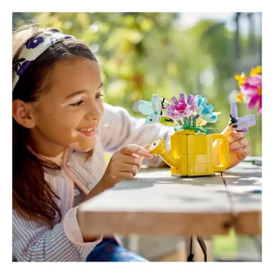 LEGO&reg; Creator&trade; 3in1 Flowers in Watering Can {4}