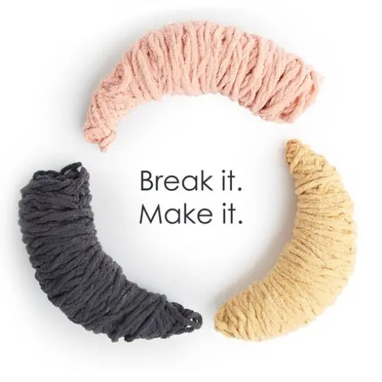 Bernat&reg; Blanket O'Go&trade; Yarn Foxglove {9}