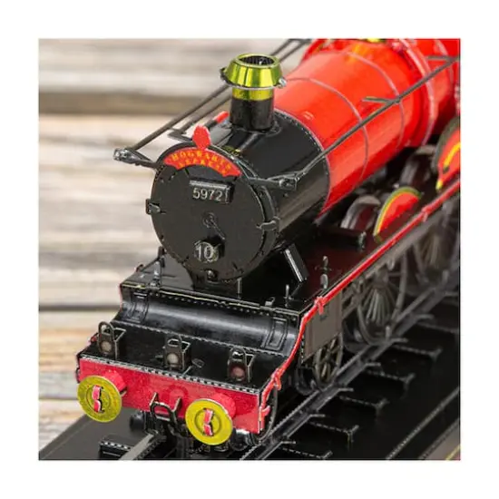 Metal Earth 3D Metal Model Kit - Harry Potter Hogwarts Express with Track {5}