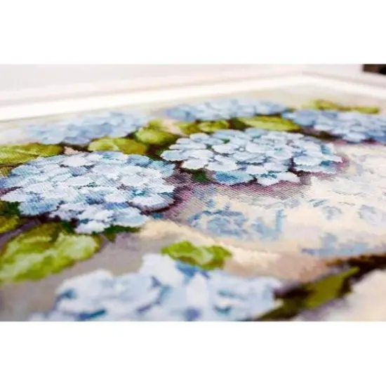 Luca-s HydrangeasB2328L Counted Cross Stitch Kit {4}
