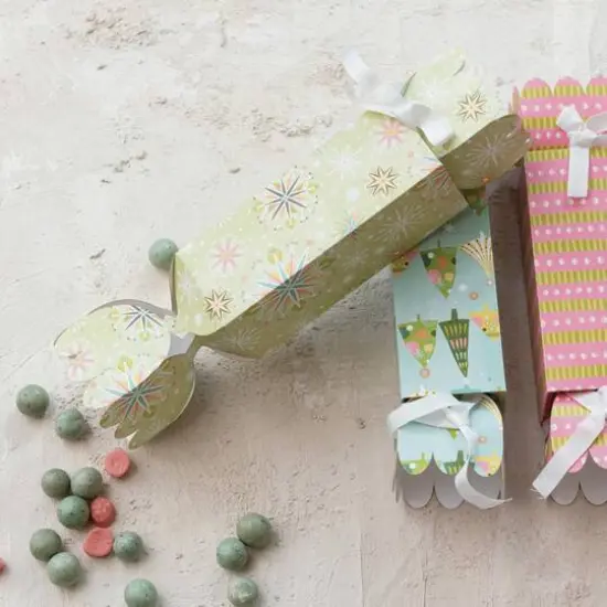 Hello Honey&reg; Candy-Shaped Gift Box Set with Christmas Pattern & Ribbon Ties {4}