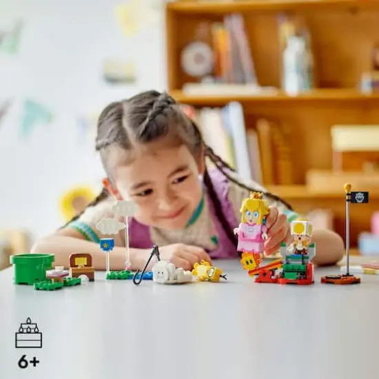 LEGO&reg; Super Mario&trade; Adventures with Interactive LEGO&reg; Peach&trade; 71441 {5}