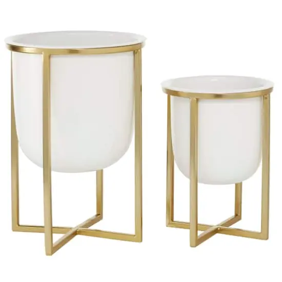 CosmoLiving by Cosmopolitan White Metal Contemporary Planter Set {3}