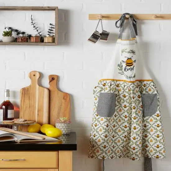 DII&reg; Bee Kind Apron with Pocket {9}