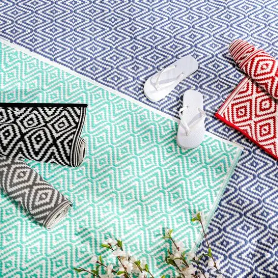 DII&reg; Aqua Diamond Outdoor Rug, 4ft. x 6ft. {6}