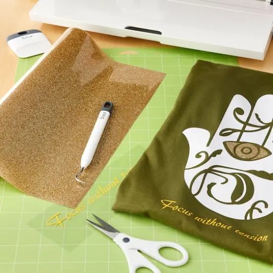 Cricut&reg; Iron-On Glitter Gold {3}