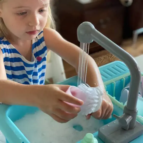 The Bubble Factory SPLASHFUN Wash-up Kitchen Sink Play Set {13}