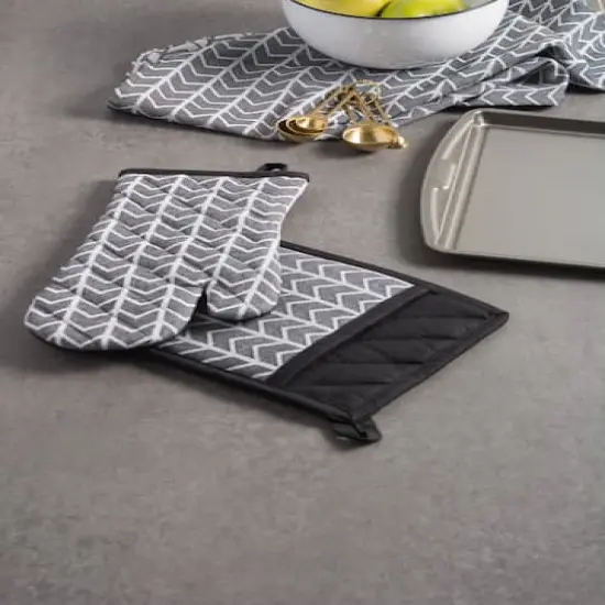 DII&reg; Black & White Herringbone Potholder (Set of 2) {7}
