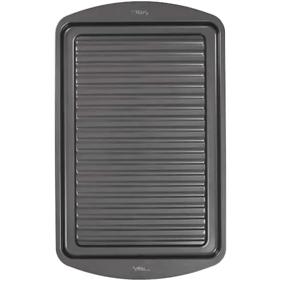 Wilton&reg; Perfect Results Oven Griddle Pan {3}