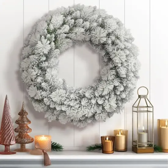 32" Flocked Spruce Wreath {4}