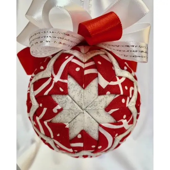 Quilt Magic&reg; Peppermint Candy No Sew Ornament Kit {1}