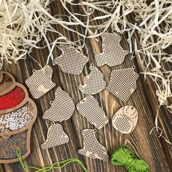 Wonderland Crafts Spooky Embroidery Wood Blanks Set {6}