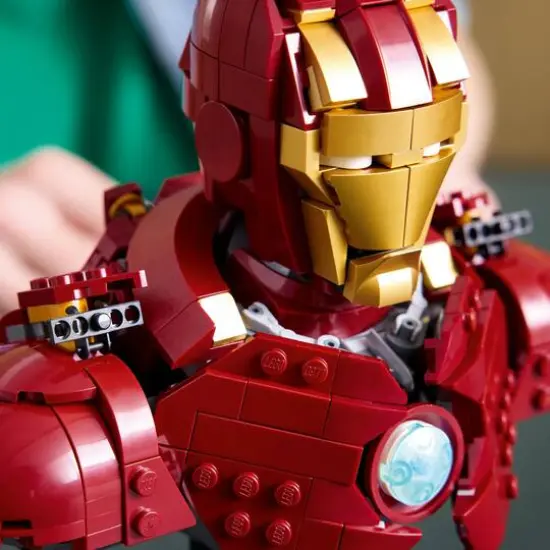 LEGO&reg; Marvel Iron Man MK4 Bust, Buildable Model for Adults with Minifigure 76327 {7}