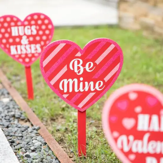 Glitzhome&reg; 15" Wooden Heart-Shaped Valentine's Yard Stakes Set {6}