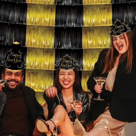 Beistle Black and Gold Metallic Fringe Garland Backdrop {3}