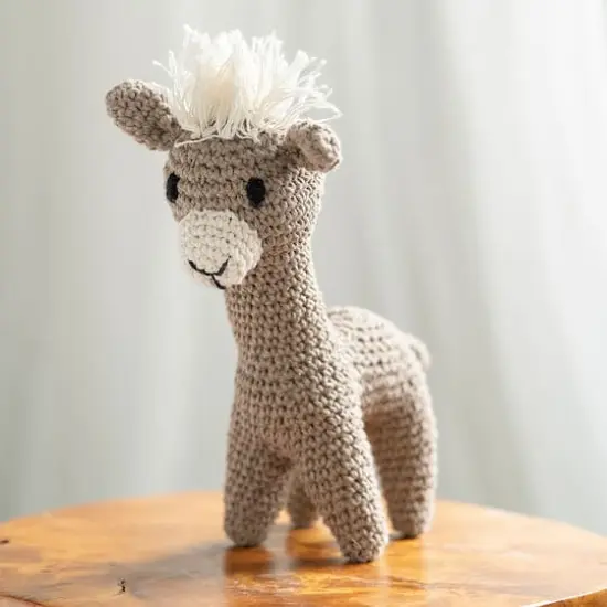 Hoooked Laurie the Llama DIY Crochet Kit {6}