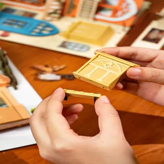 Rolife&reg; Romantic Venice DIY Book Nook Shelf Insert Kit {5}