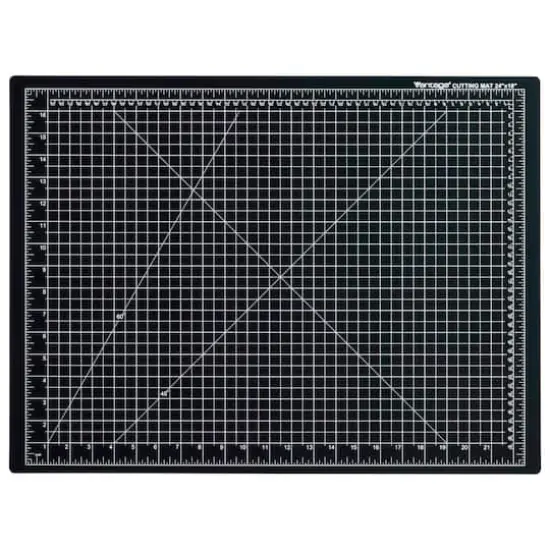 Dahle&reg; Vantage&reg; Black Self-Healing Cutting Mat, 18" x 24" {1}