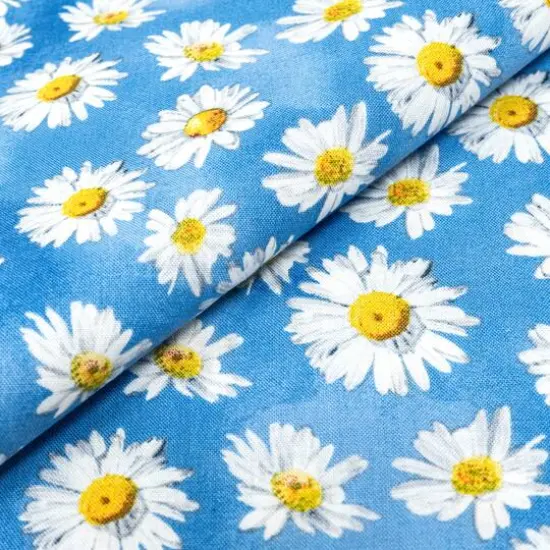 SINGER Small Daisies on Blue Cotton Fabric {3}