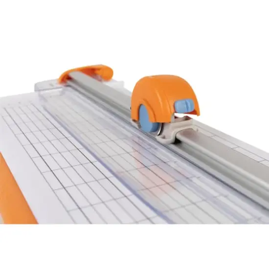 Fiskars&reg; Deluxe Scrapbooking Rotary Paper Trimmer {4}