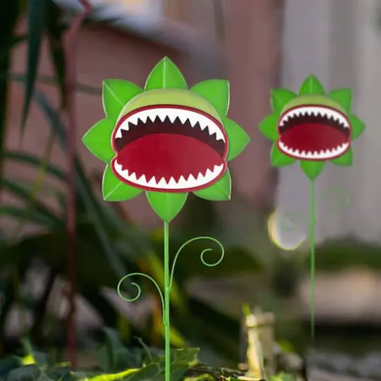 Glitzhome&reg; 24"H Halloween Metal Chomper Yard Stake Set {6}