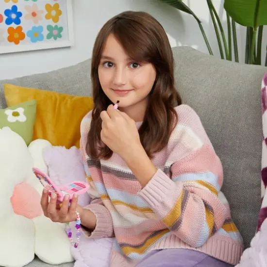 Make It Real&trade; Flip Phone Lip Gloss Set & DIY Lanyard {4}