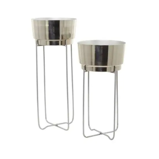CosmoLiving by Cosmopolitan Contemporary Planter Stand Set Silver {8}