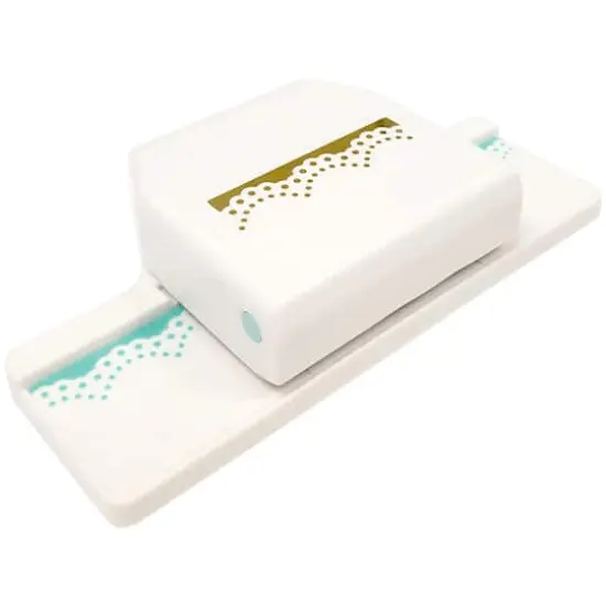 We R Memory Keepers&reg; Scallop Lace Edge Punch {1}