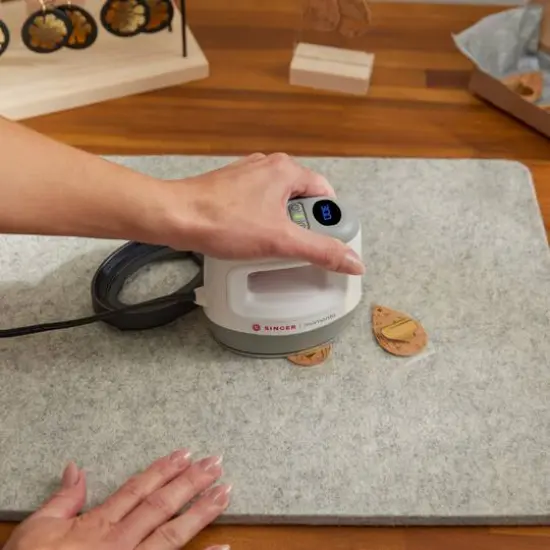 SINGER&reg; MOMENTO&trade; Mini Press {7}