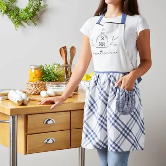 DII&reg; Home Sweet Farmhouse Apron Blue {6}