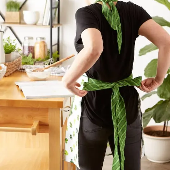 DII&reg; Eat Drink and Be Irish Skirt Apron {5}