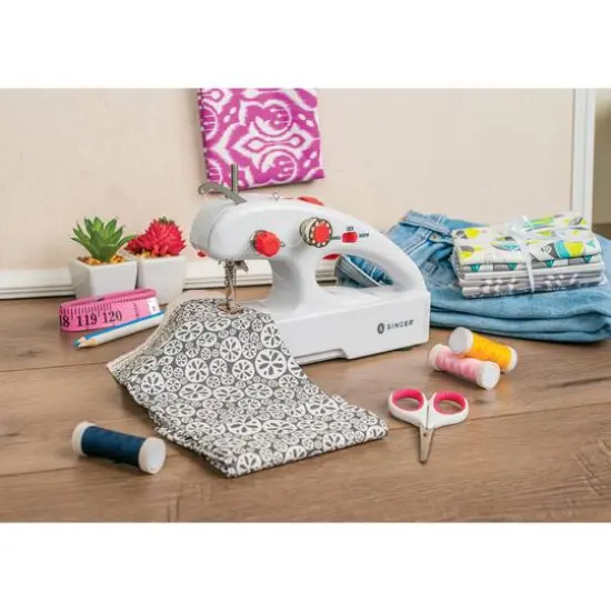 SINGER&reg; Stitch Quick&trade;+ Cordless Mending Machine {7}