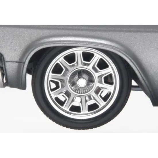 '65 Chevy Impala Plastic Model Kit {4}