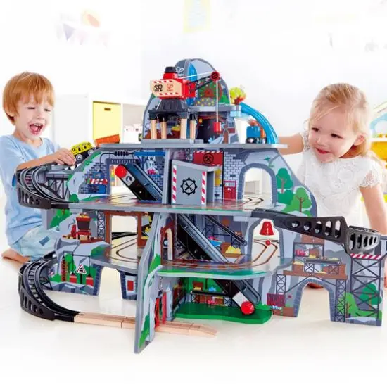 Hape Railway Mighty Mountain Mine Set {3}