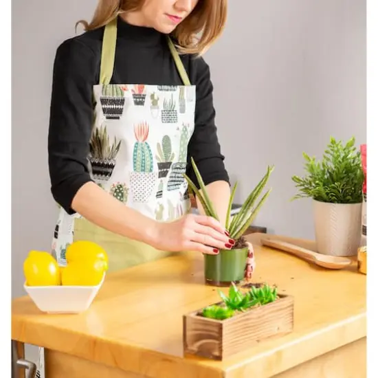 DII&reg; Urban Oasis Cactus Print Chef Apron {5}