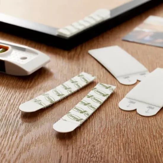 Command&trade; Large Picture Hanging Strips {3}