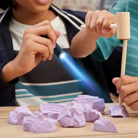 BBC Earth Glowing Cave Mineral Dig {5}