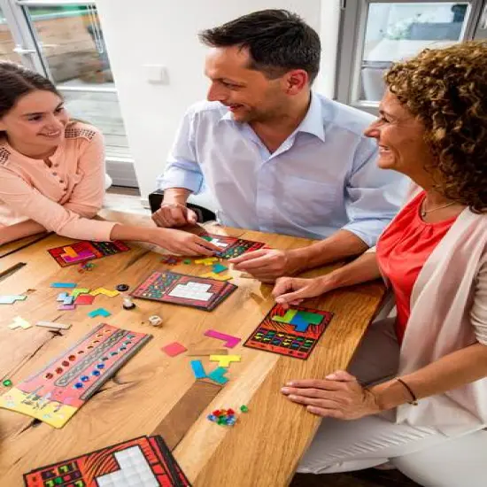 Thames & Kosmos Ubongo Puzzle Game {4}