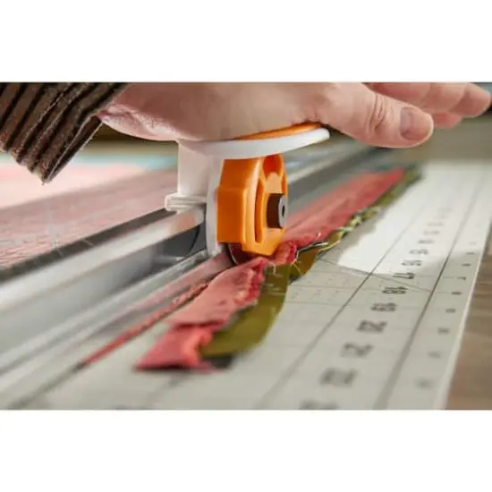 Fiskars&reg; Rotary Cutter & Ruler Combo Tool {3}