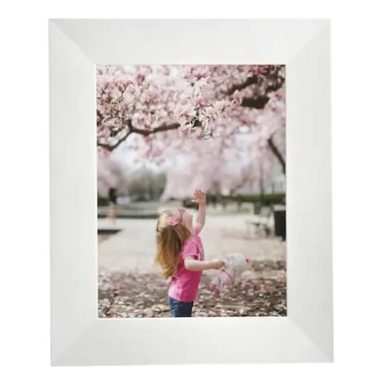 Aura Frames Sawyer White 11" x 9" Digital Photo Frame {1}