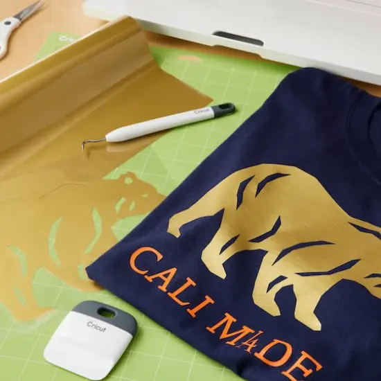 Siser&reg; EasyWeed&reg; Heat Transfer Vinyl, 36" Gold {3}