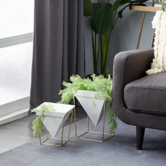 CosmoLiving by Cosmopolitan Set of 2 White Metal Contemporary Planter, 10", 15" {7}