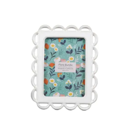 Flora Bunda 5" x 7" Scallop Edge Ceramic Photo Frame {1}