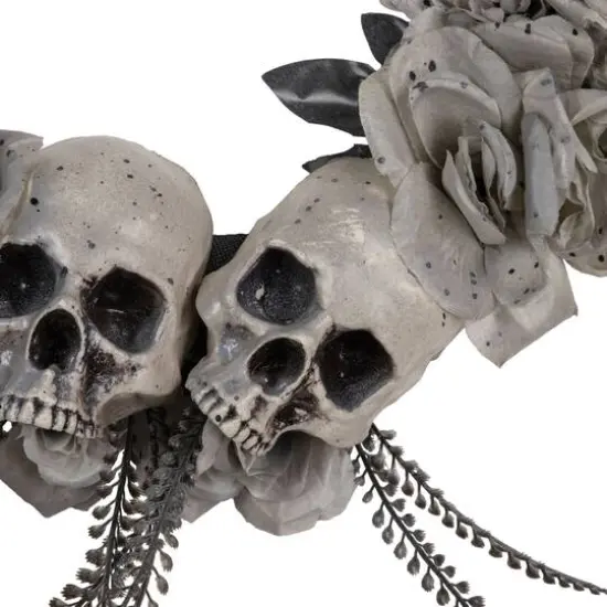 16" Double Skull & Gray Roses Halloween Wreath {6}