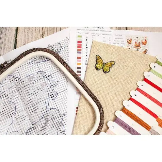 LetiStitch Pied Hens Counted Cross Stitch Kit {6}