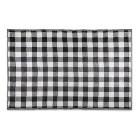 DII&reg; Black & White Buffalo Check Outdoor Rug, 5ft. x 8ft. {3}