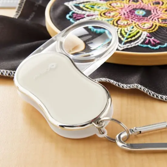 Ottlite Pocket Lighted Magnifier {3}