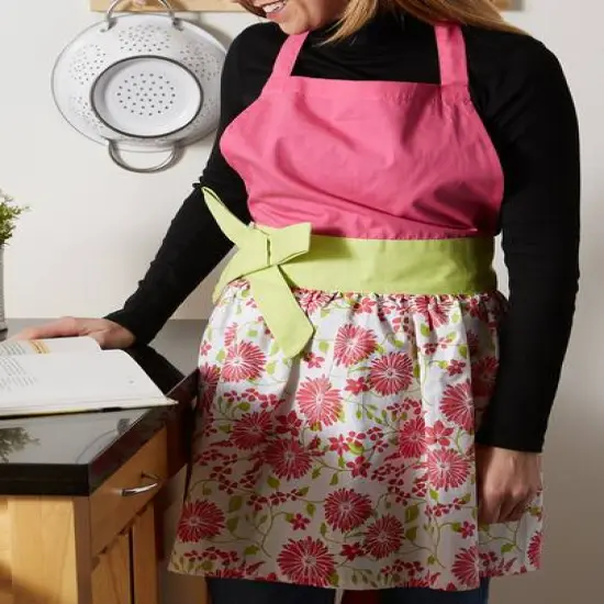 DII&reg; Pink Pout Daisy Apron {6}