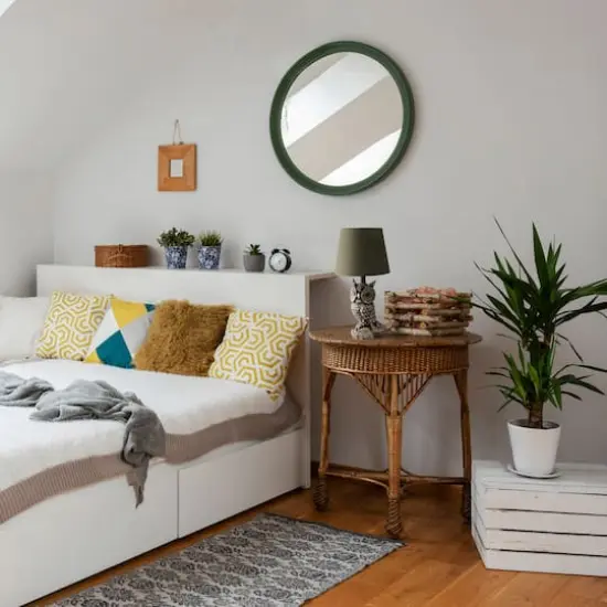 Simple Designs&trade; 20" Brown and White Owl Table Lamp with Shade Green Shade {6}